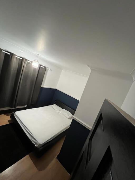 Cheerful 3 Bed House With Free Parking. Vila Nottingham Exterior foto