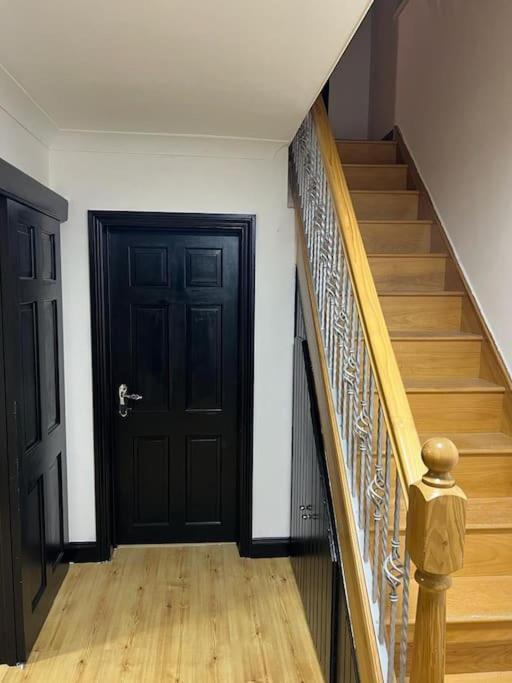Cheerful 3 Bed House With Free Parking. Vila Nottingham Exterior foto