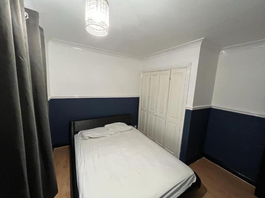 Cheerful 3 Bed House With Free Parking. Vila Nottingham Exterior foto
